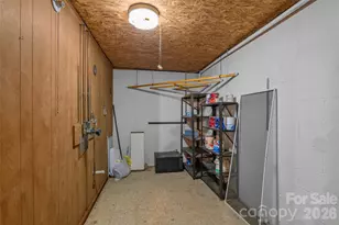 709 Forest Ridge Dr, Hendersonville, NC 28791 - Photo 27