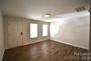 843 Plaza Walk Dr, Charlotte, NC 28215 - Photo 5