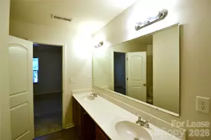 843 Plaza Walk Dr, Charlotte, NC 28215 - Photo 27