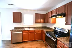 843 Plaza Walk Dr, Charlotte, NC 28215 - Photo 31