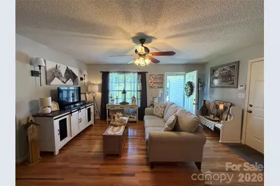 110 E Pine Street, Maiden, NC 28650 - Photo 3