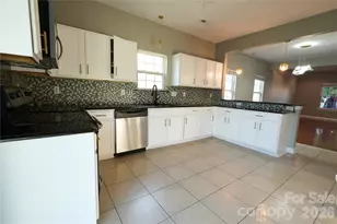 6410 Castlewynd Ct, Charlotte, NC 28212 - Photo 5