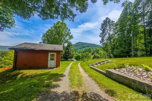 114 Dewberry Ln, Burnsville, NC 28705 - Photo 5