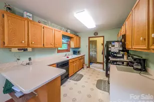 114 Dewberry Ln, Burnsville, NC 28705 - Photo 15
