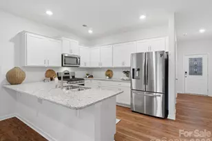 9705 Tea Gdn Dr, Gastonia, NC 28056 - Photo 5