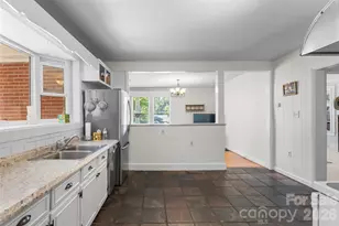 101 Falls St, Morganton, NC 28655 - Photo 9