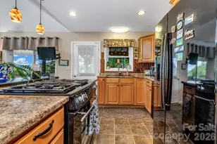 305 Majestic Mountain Dr, Burnsville, NC 28714 - Photo 17