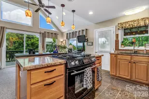 305 Majestic Mountain Dr, Burnsville, NC 28714 - Photo 19