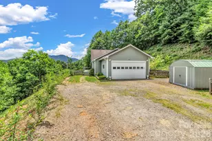 305 Majestic Mountain Dr, Burnsville, NC 28714 - Photo 3
