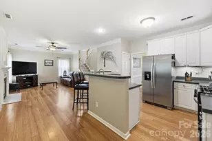 4439 Rock Stream Dr, Charlotte, NC 28269 - Photo 3