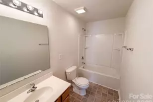 2534 Stream Bank Dr, Charlotte, NC 28269 - Photo 13