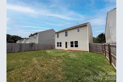 2534 Stream Bank Drive, Charlotte, NC 28269 - Photo 17