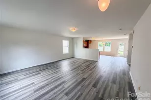 2534 Stream Bank Dr, Charlotte, NC 28269 - Photo 5