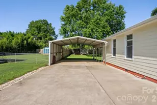 109 Globe St, Mount Holly, NC 28120 - Photo 3