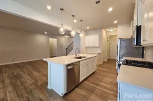 3108 Cheyney Park Dr, Charlotte, NC 28269 - Photo 3