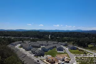 35 Creekview Rd, Hendersonville, NC 28792 - Photo 3