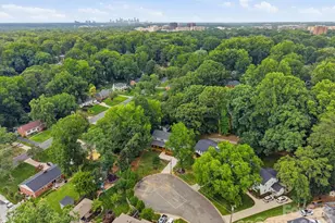 3800 Lovett Cir, Charlotte, NC 28210 - Photo 3
