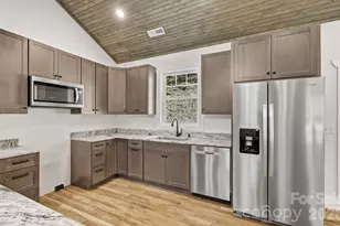 73 Rocking Porch Rd, Asheville, NC 28805 - Photo 5