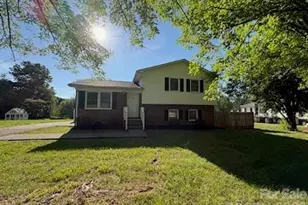 122 Wallace St, Boonville, NC 27011 - Photo 1