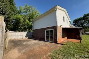 122 Wallace St, Boonville, NC 27011 - Photo 5