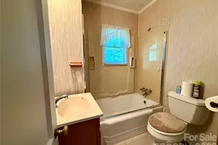 5057 Erickson Rd, Charlotte, NC 28208 - Photo 15