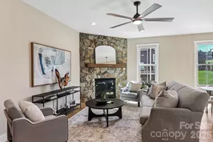119 Olde Oak Wy, Hendersonville, NC 28792 - Photo 3