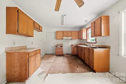 2130 Haven Circle SE, Lenoir, NC 28645 - Photo 7