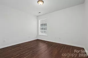 11310 Glenstone Ct, Charlotte, NC 28269 - Photo 9