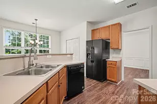 11310 Glenstone Ct, Charlotte, NC 28269 - Photo 5