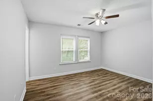 2314 Hope Valley Ln, Charlotte, NC 28213 - Photo 9