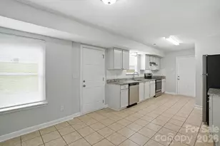 2314 Hope Valley Ln, Charlotte, NC 28213 - Photo 7