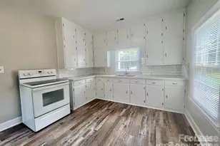 251 Trade Street S, Matthews, NC 28105 - Photo 7