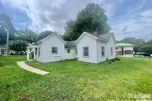 251 Trade Street S, Matthews, NC 28105 - Photo 3