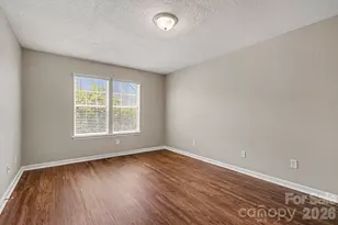 5615 Waverly Lynn Ln, Charlotte, NC 28269 - Photo 11