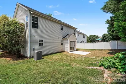 5615 Waverly Lynn Lane, Charlotte, NC 28269 - Photo 15