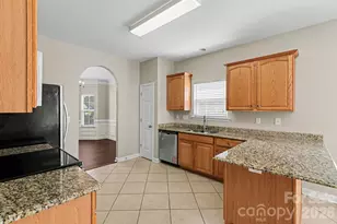 8539 Suttonview Dr, Charlotte, NC 28269 - Photo 7