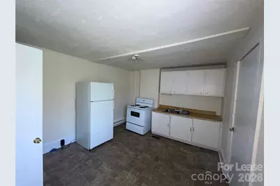 208 Georgia Avenue E, Bessemer City, NC 28016 - Photo 3