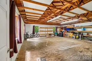 3229 N Bearwallow Rd, Hendersonville, NC 28792 - Photo 21