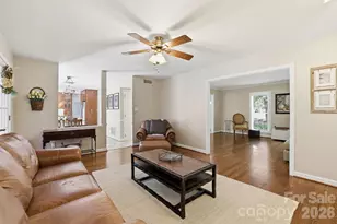 4612 Deanscroft Dr, Charlotte, NC 28226 - Photo 13