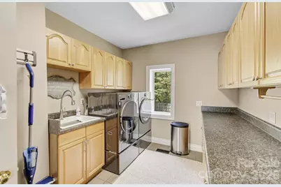 100 Perry Place, Hendersonville, NC 28739 - Photo 21
