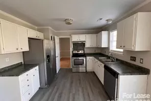 9608 Kayce Ln, Charlotte, NC 28213 - Photo 7