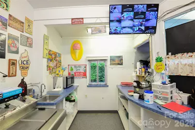 405 W State Street, Black Mountain, NC 28711 - Photo 17