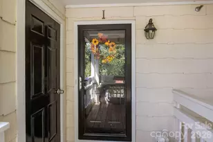 18009 Kings Point Dr, Cornelius, NC 28031 - Photo 3