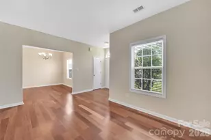 12929 Beddingfield Dr, Charlotte, NC 28278 - Photo 5
