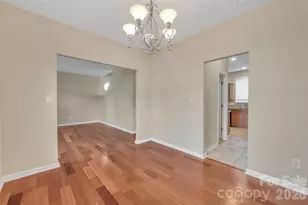 12929 Beddingfield Dr, Charlotte, NC 28278 - Photo 7