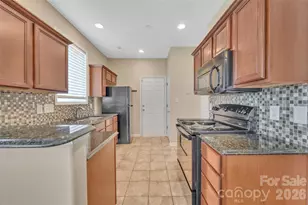 12929 Beddingfield Dr, Charlotte, NC 28278 - Photo 11