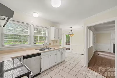 7104 Kinsmore Lane, Charlotte, NC 28269 - Photo 13