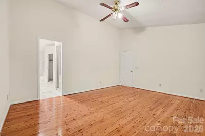 7104 Kinsmore Lane, Charlotte, NC 28269 - Photo 11