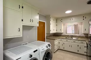932 Hickory Nut St, Charlotte, NC 28205 - Photo 9