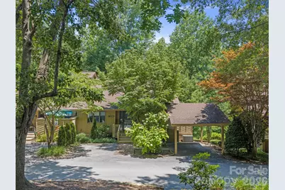 301 White Oak Drive, Hendersonville, NC 28791 - Photo 1
